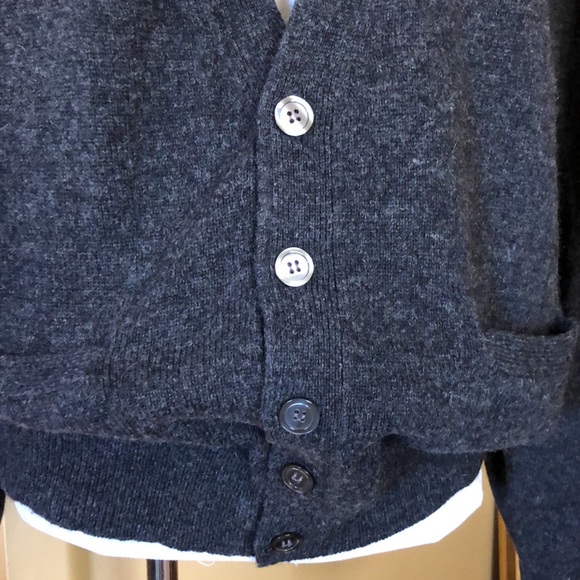 Vintage LORD & TAYLOR  Size Medium 100% Pure New Wool Deep-V Button Cardigan NEW - Picture 13 of 15